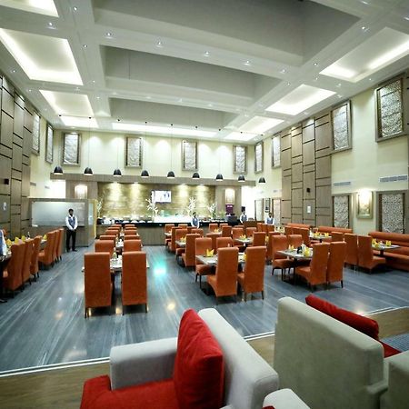 Rg Royal Hotel Bangalore Esterno foto