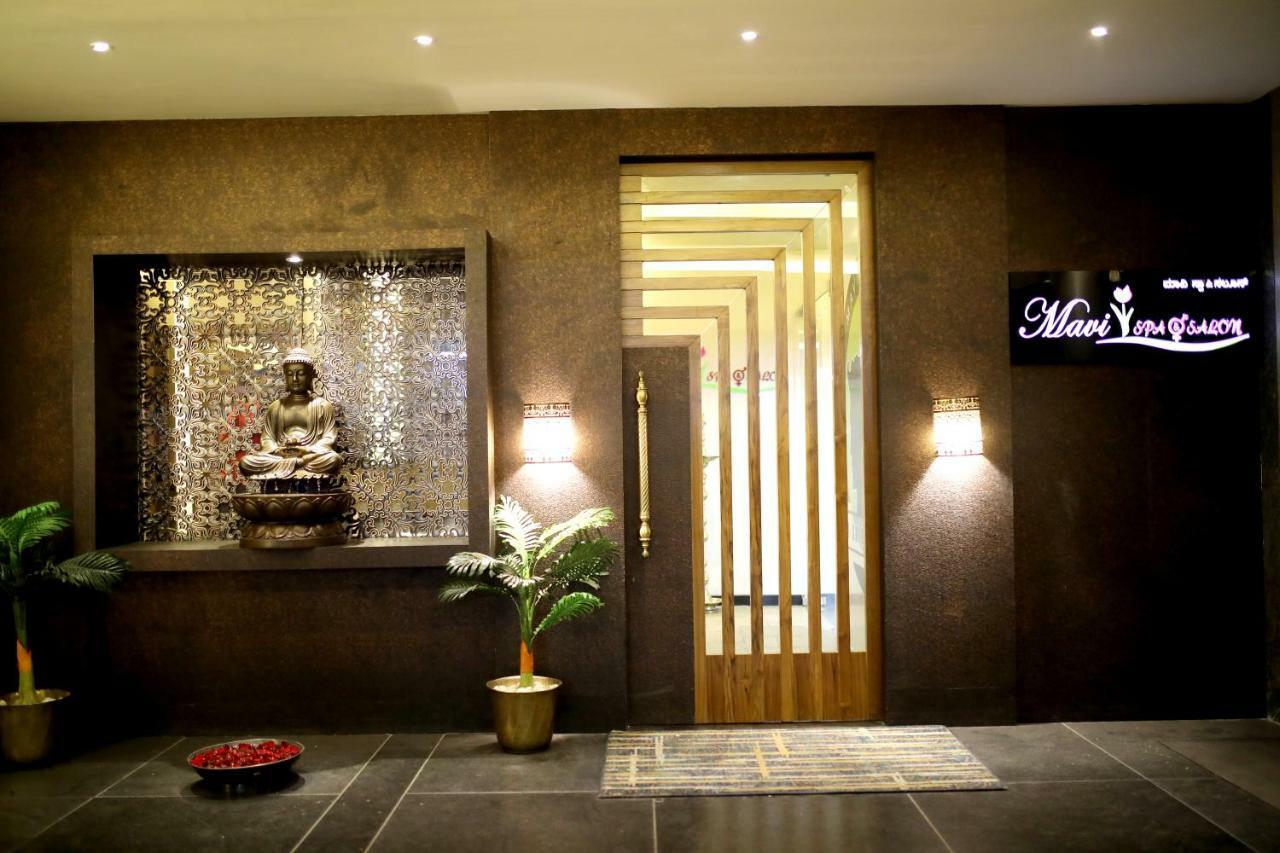 Rg Royal Hotel Bangalore Esterno foto